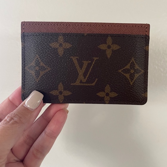 LOUIS VUITTON CARD HOLDER - Picture 1 of 5
